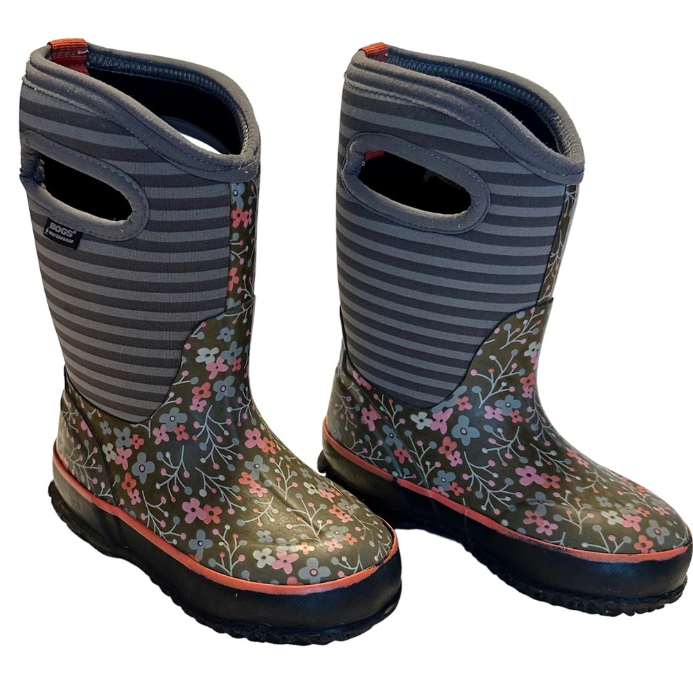 Bogs boots kids size 9 excellent condition